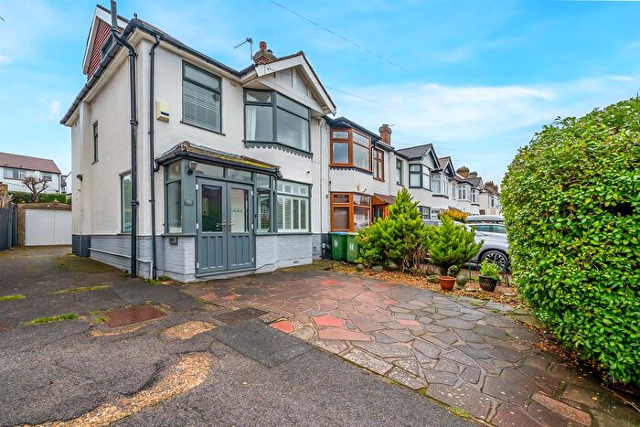 4 Bedroom End Terrace House For Sale In Glenesk Road, SE9