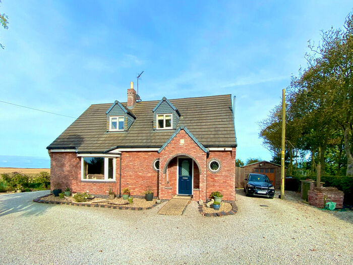 3 Bedroom Detached House For Sale In Driftwood, Rolston, HU18