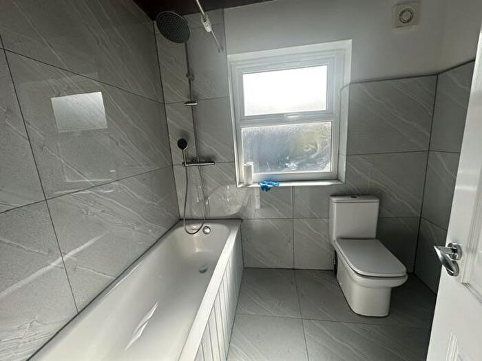 3 Bedroom End Of Terrace House To Rent In Woodlands Park Road, London, N15
