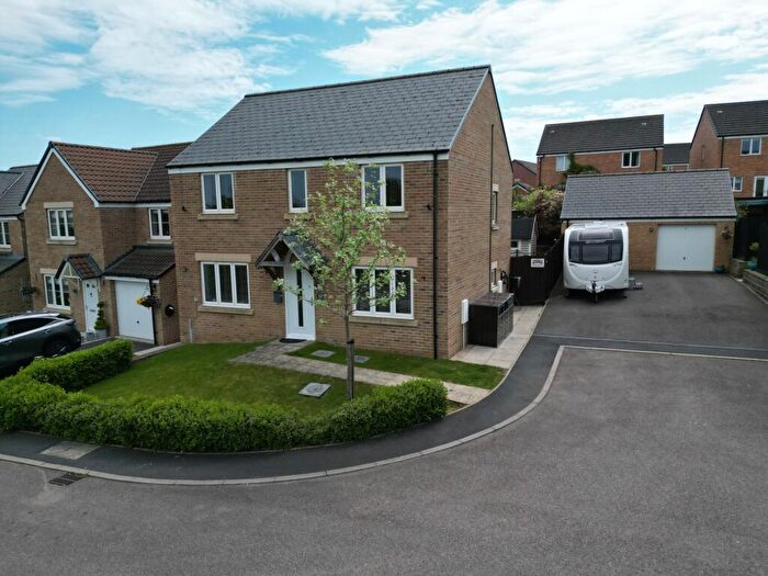Detached House For Sale In Fellows Close, Weldon, Northamptonshire, NN17