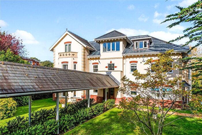 3 Bedroom Flat For Sale In De Mauley Road, Poole, Dorset, BH13