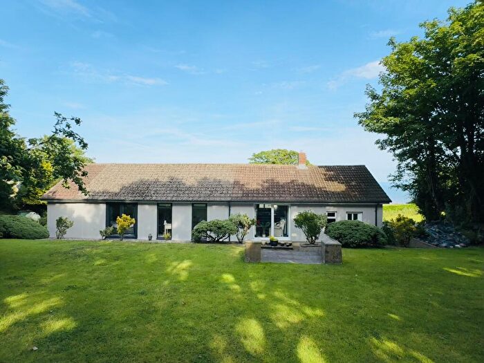 3 Bedroom Bungalow To Rent In Pendine, Carmarthen, SA33