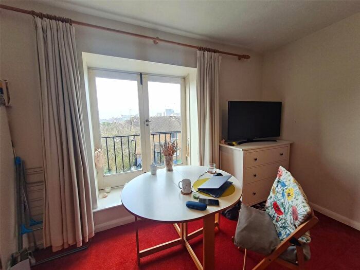 Apartment To Rent In Abbeyfields Close, Park Royal, London, NW10