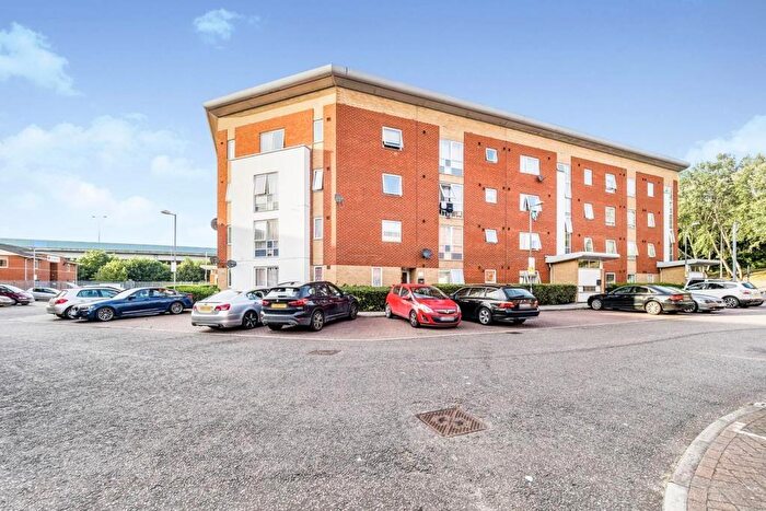 2 Bedroom Apartment To Rent In Albatross Close, London, E6