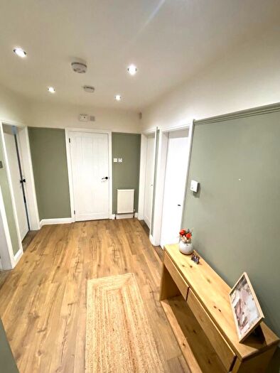 2 Bedroom Flat To Rent In Wood Street, Wolverhampton, West Midlands, WV4