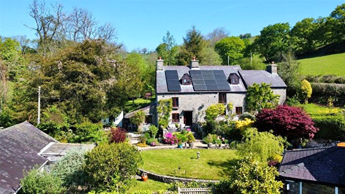 4 Bedroom Detached House For Sale In Llanwrda, Carmarthenshire, SA19