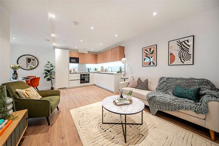 1 Bedroom Flat For Sale In Burnhill Road, Beckenham, BR3