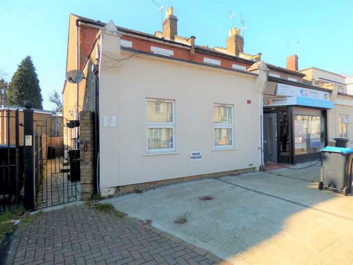 2 Bedroom Maisonette To Rent In St Marks Road, Bush Hill Park, EN1