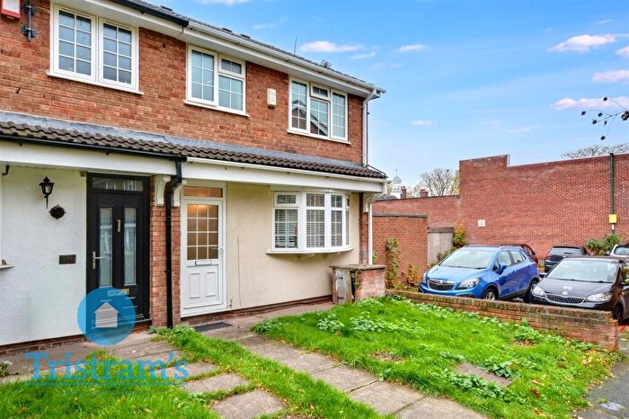 3 Bedroom End Terrace House To Rent In Saxon Green, Nottingham, NG7