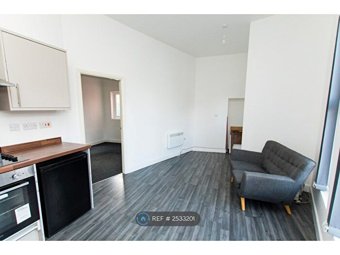 1 Bedroom Flat To Rent In Dovercastle, Nottingham, NG7