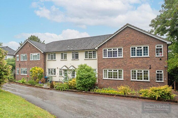 2 Bedroom Flat For Sale In The Hey, Sanderstead, CR2