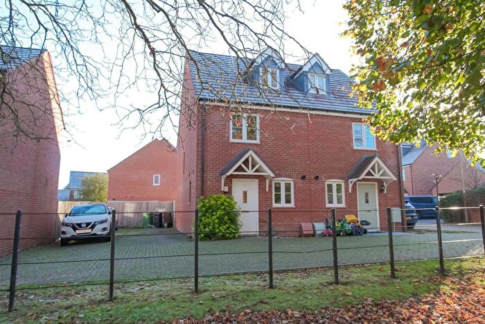 3 Bedroom Semi-Detached House To Rent In The Rookery, Chilton, OX11