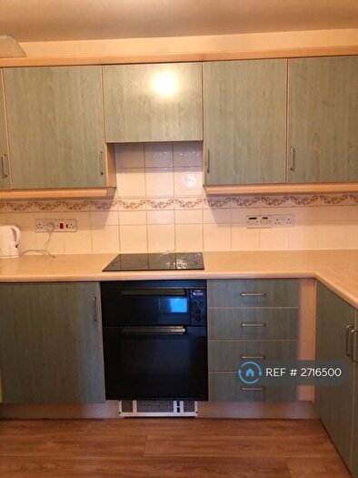 2 Bedroom Flat To Rent In Arosa Court, Manchester, M20