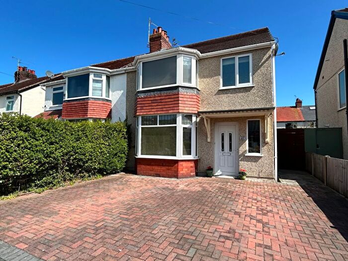 3 Bedroom Semi-detached House For Sale In Trafford Park, Penrhyn Bay, LL30