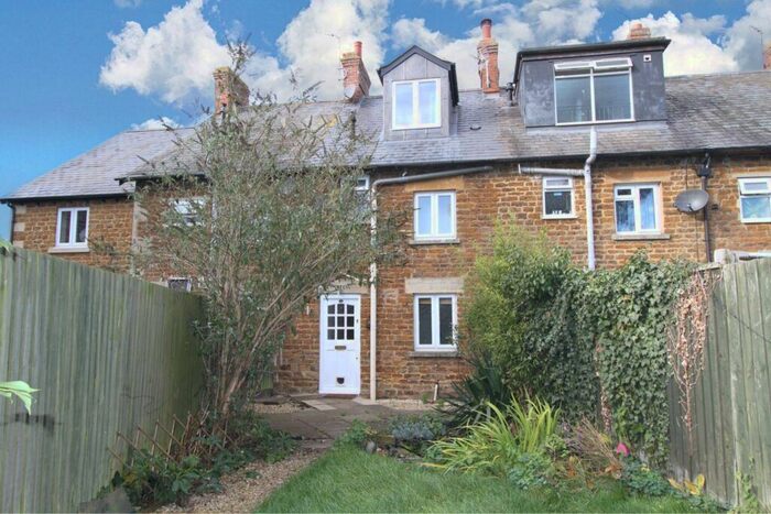 3 Bedroom Cottage To Rent In Queen Street, Middleton Cheney, Banbury, OX17