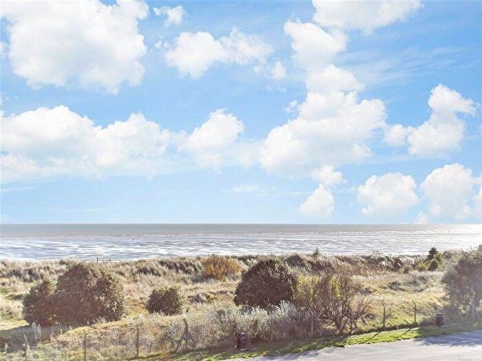 2 Bedroom Flat For Sale In The Parade, Greatstone, Kent, TN28