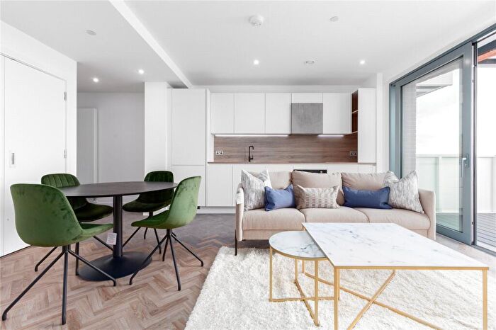 1 Bedroom Apartment To Rent In Skyline Apartments, Makers Yard, London, E3