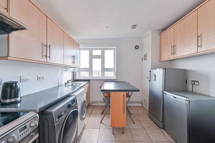 3 Bedroom Flat To Rent In Southwell Road, Camberwell, London, SE5