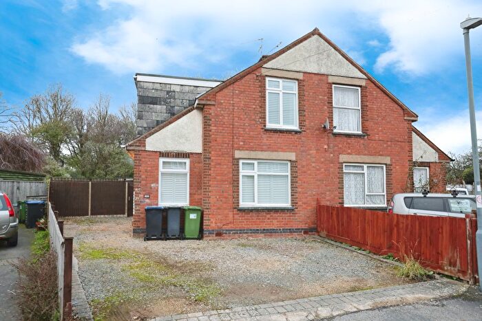 3 Bedroom Semi Detached House For Sale In Waverley Road, Leamington Spa, CV31