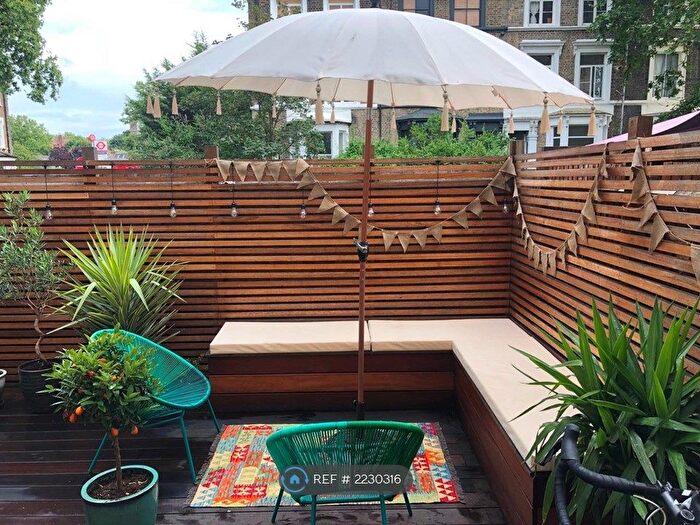 2 Bedroom Flat To Rent In Lauriston House, London, E9