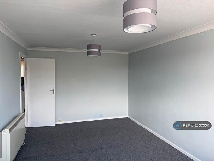 2 Bedroom Flat To Rent In Selsey, Chichester, PO20