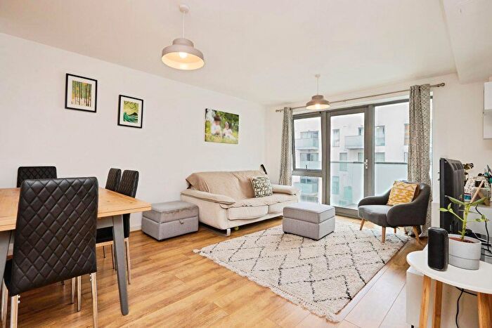 2 Bedroom Flat For Sale In Flat Stainsby Road, London, E14