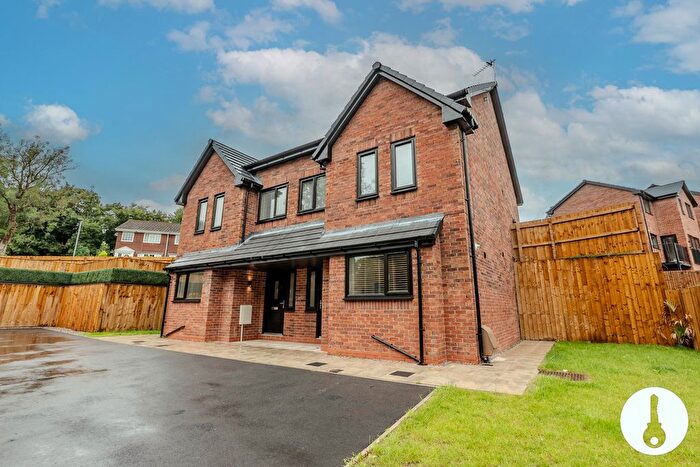 3 Bedroom Semi Detached House For Sale In Sandy Lane, Dukinfield, SK16
