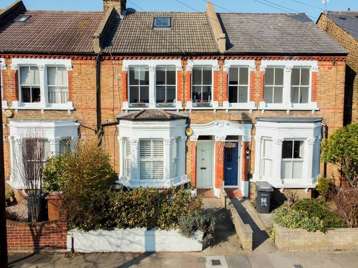 2 Bedroom Flat To Rent In Effingham Road, Lee, London, SE12