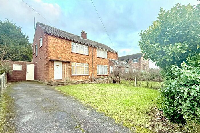 3 Bedroom Semi Detached House For Sale In Barnes Road, Frimley, Surrey, GU16