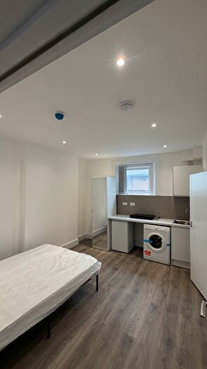 Studio To Rent In Florence Road, London, W5