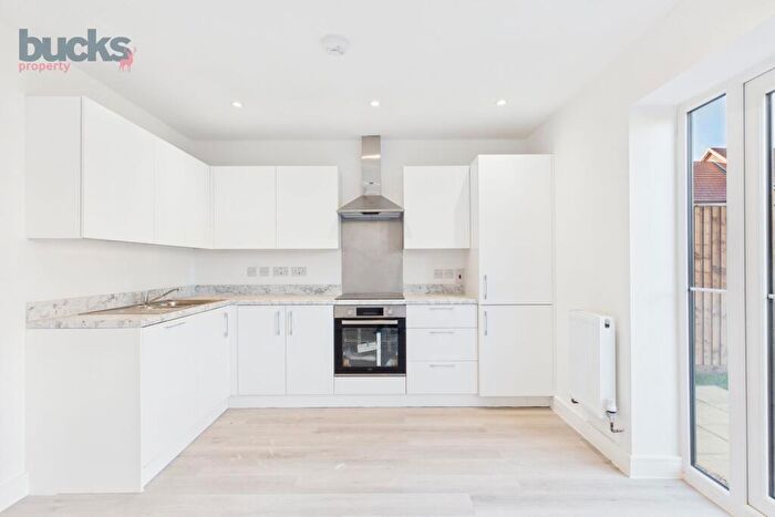 2 Bedroom Terraced House For Sale In Sanders Lane, Aylesbury, HP21