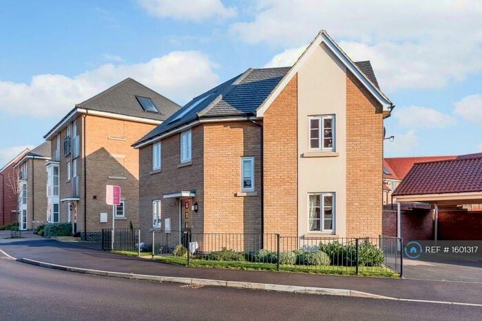 3 Bedroom Detached House To Rent In Lockgate Road, Northampton, NN4