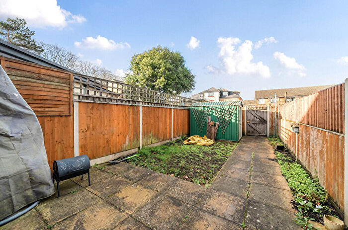 2 Bedroom Semi-Detached House For Sale In Wrythe Green Road, Carshalton, SM5