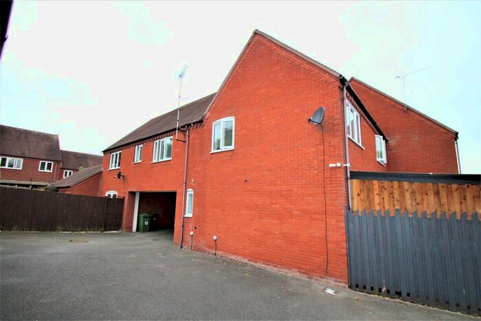 1 Bedroom Flat To Rent In Newark Green, Worcester, WR4