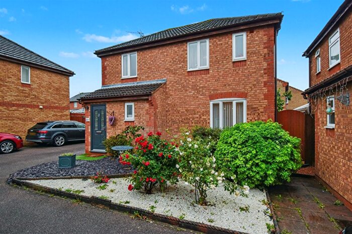 3 Bedroom Detached House For Sale In Waltham Close, Corby, NN17