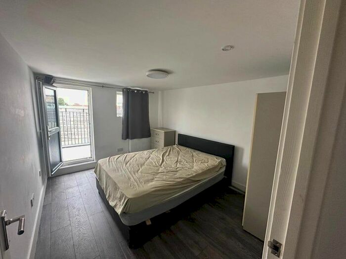 1 Bedroom Flat To Rent In Ley Street, Ilford, IG2