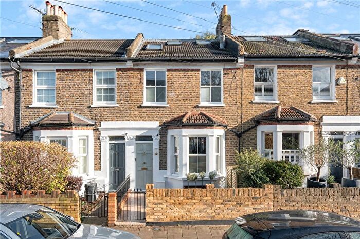 3 Bedroom Detached House For Sale In Beechcroft Road, SW17