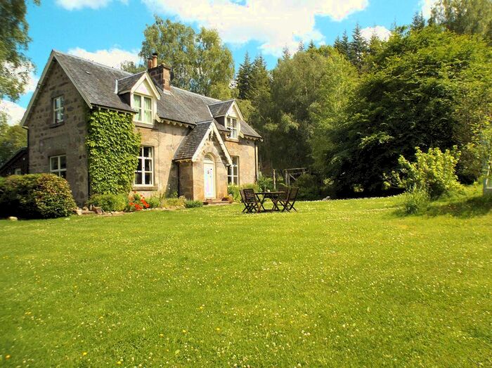 3 Bedroom Detached House For Sale In By Affric, Tomich, Highlands, IV4