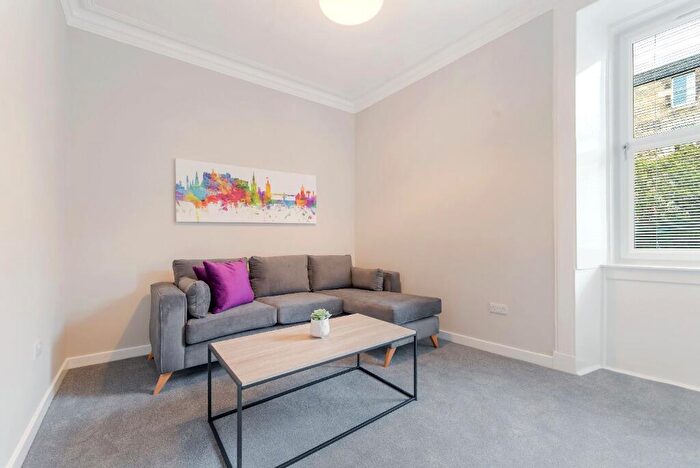 3 Bedroom Flat To Rent In Blackwood Crescent, Edinburgh, EH9