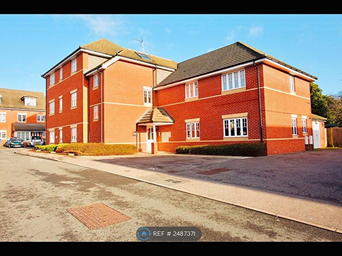 2 Bedroom Flat To Rent In Amber Gardens, Farnborough, GU14