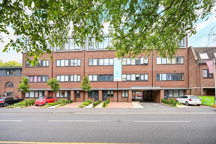 2 Bedroom Flat For Sale In Trinity Place, Chertsey Road, Woking, Woking, GU21