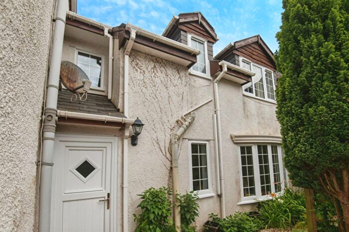 4 Bedroom Semi-Detached House For Sale In Broadclyst, Exeter, EX5