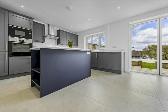 5 Bedroom Detached House For Sale In Dan-y-coed, Caerphilly, CF83