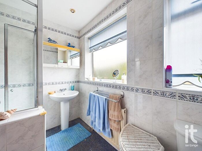 3 Bedroom Detached Bungalow For Sale In Manifold Drive, High Lane, Stockport, SK6