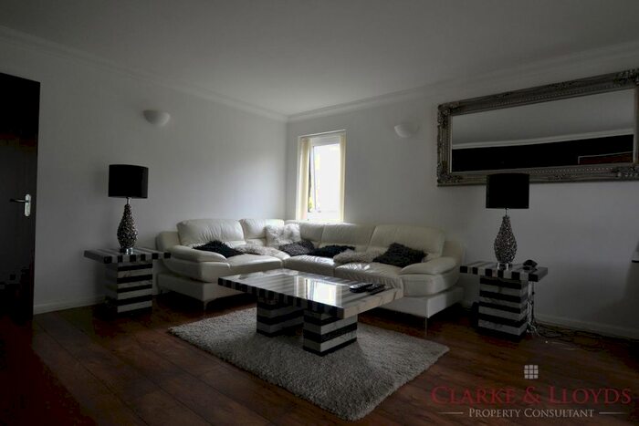 2 Bedroom Flat To Rent In Abbey Road, Barking, IG11