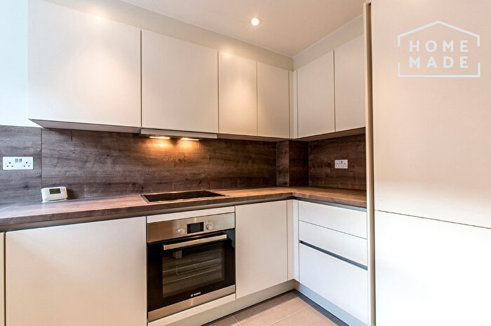 4 Bedroom Flat To Rent In Salisbury Place, SW9