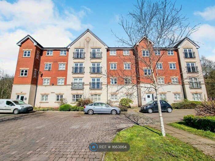 2 Bedroom Flat To Rent In Astley Brook Close, Bolton, BL1