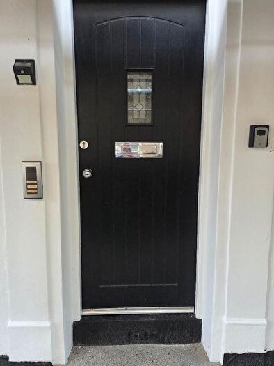 Studio For Sale In Victoria Road, Barnet, North London, EN4