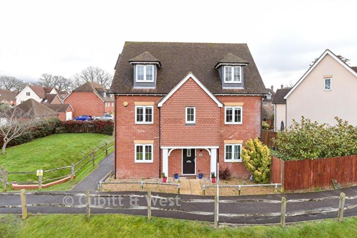 5 Bedroom Detached House For Sale In Brookfield Drive, Horley, Surrey, RH6