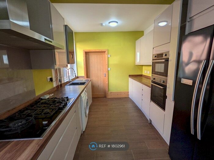 3 Bedroom Terraced House To Rent In Evington Road, Leicester, LE2